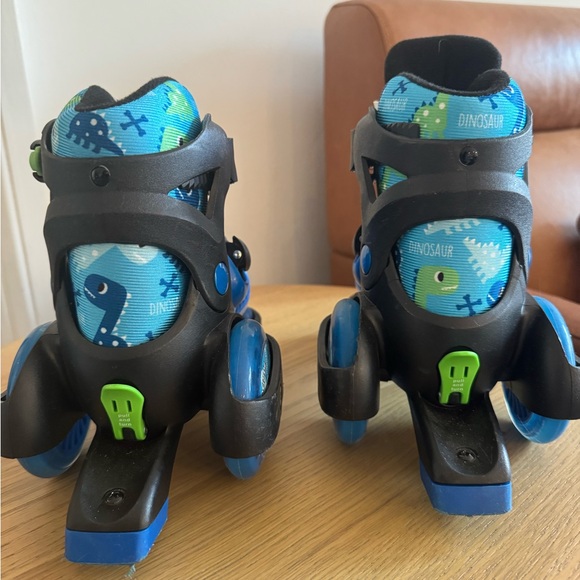 Roller Derby Blue and Black Adjustable Skates - Picture 4 of 6